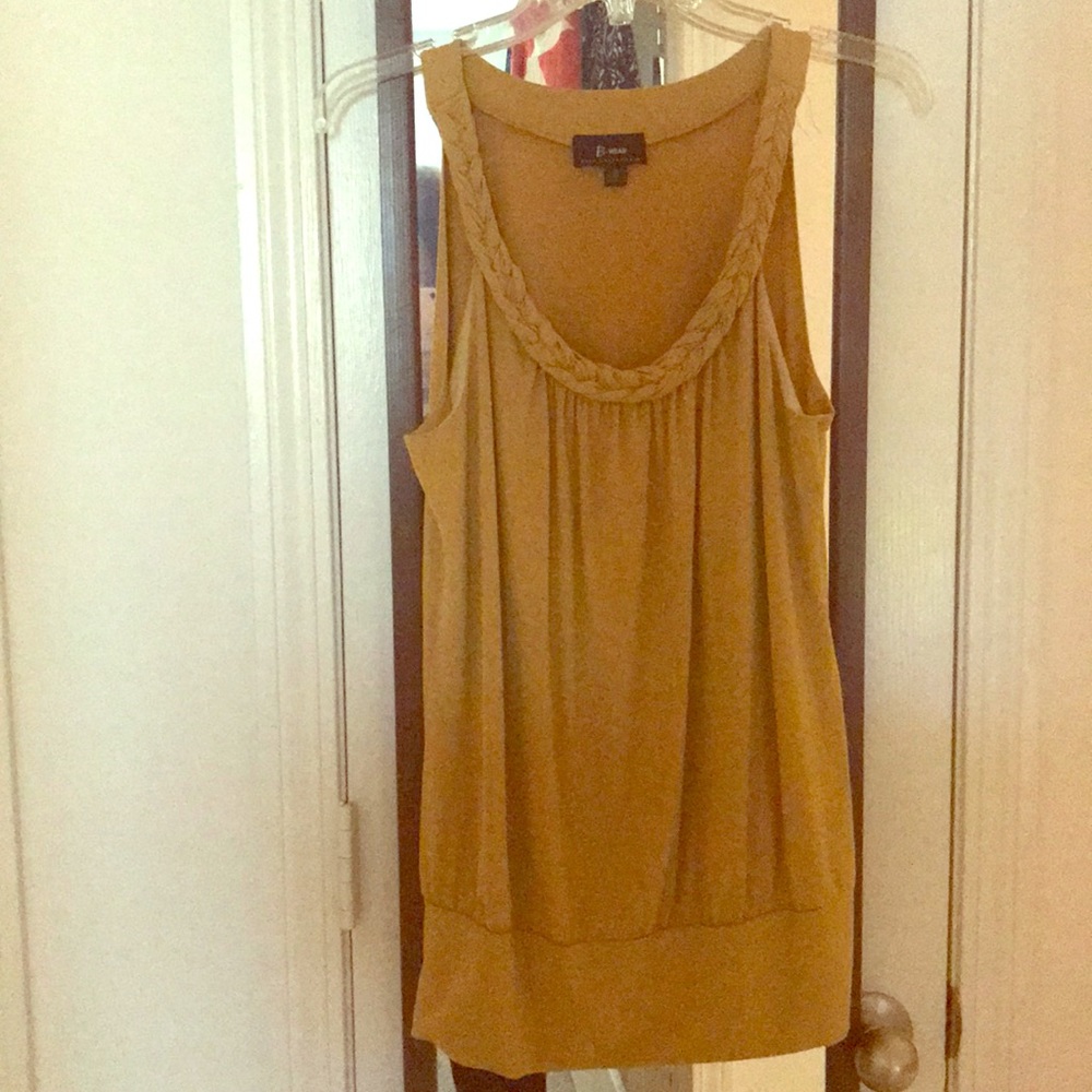 Lovely sleeveless blouse